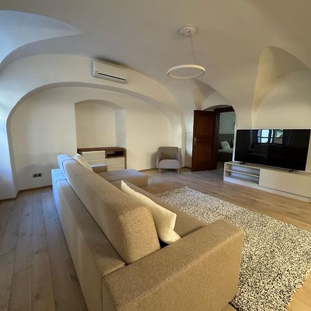 Hotel U 3 Pstrosu Praha Bagian luar foto