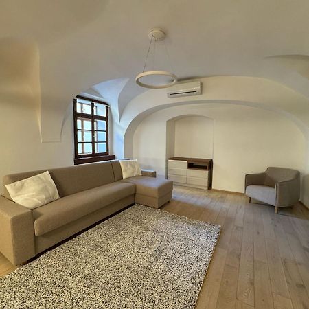 Hotel U 3 Pstrosu Praha Bagian luar foto