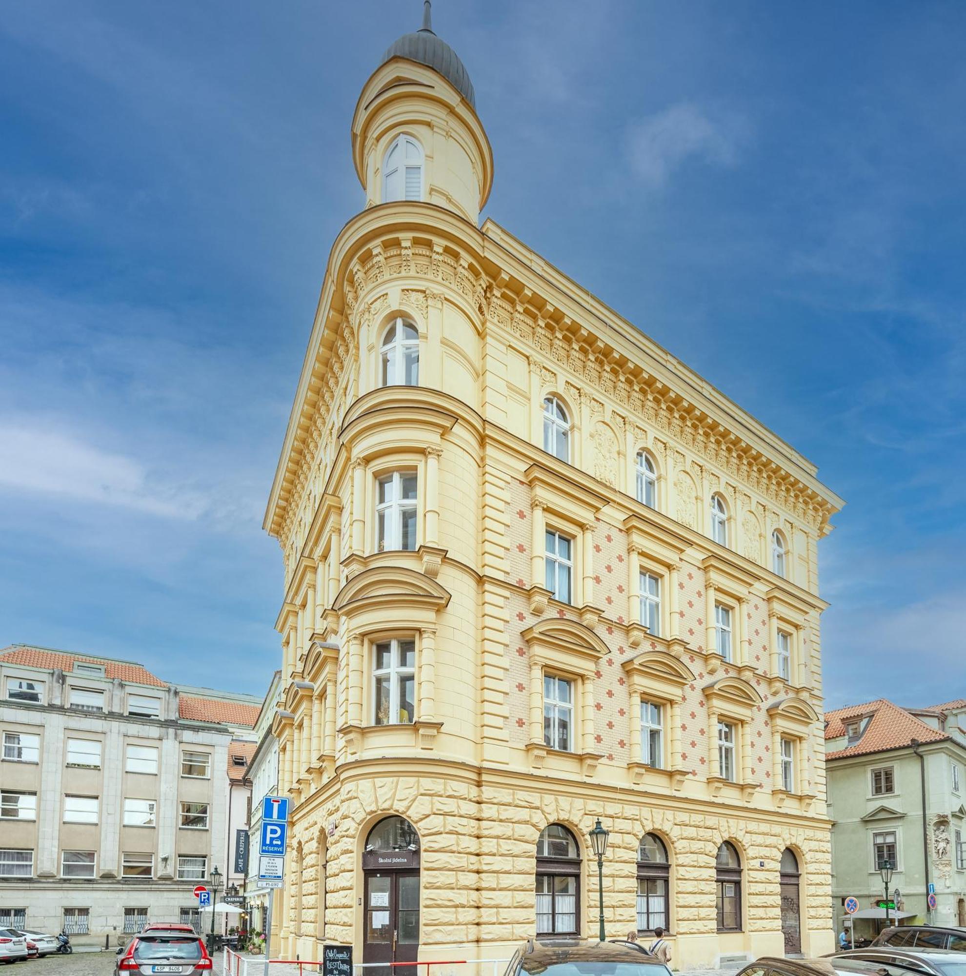 Hotel U 3 Pstrosu Praha Bagian luar foto
