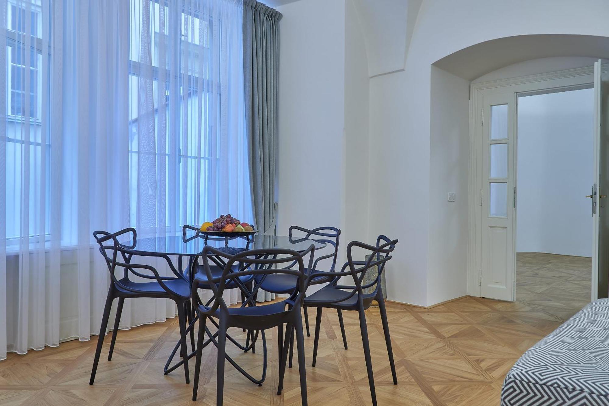 Hotel U 3 Pstrosu Praha Bagian luar foto