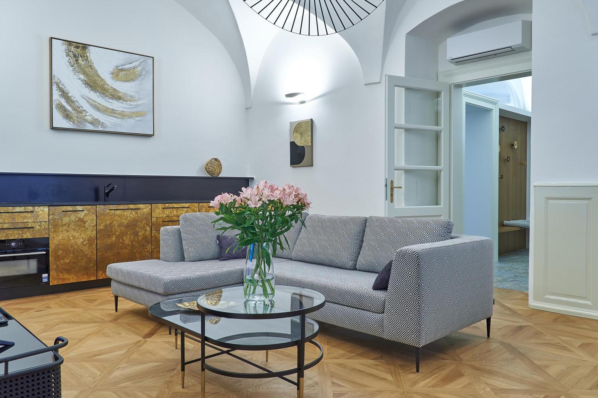Hotel U 3 Pstrosu Praha Bagian luar foto
