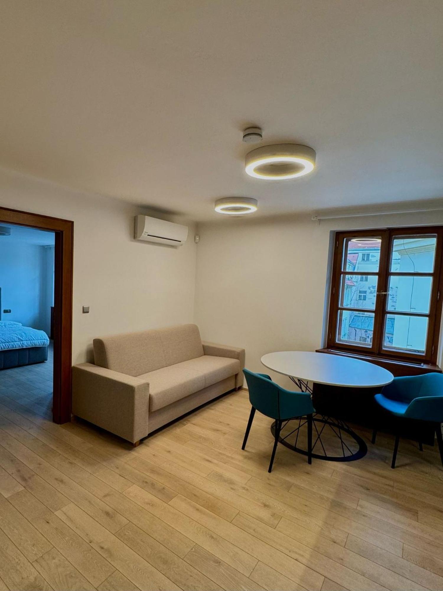 Hotel U 3 Pstrosu Praha Bagian luar foto