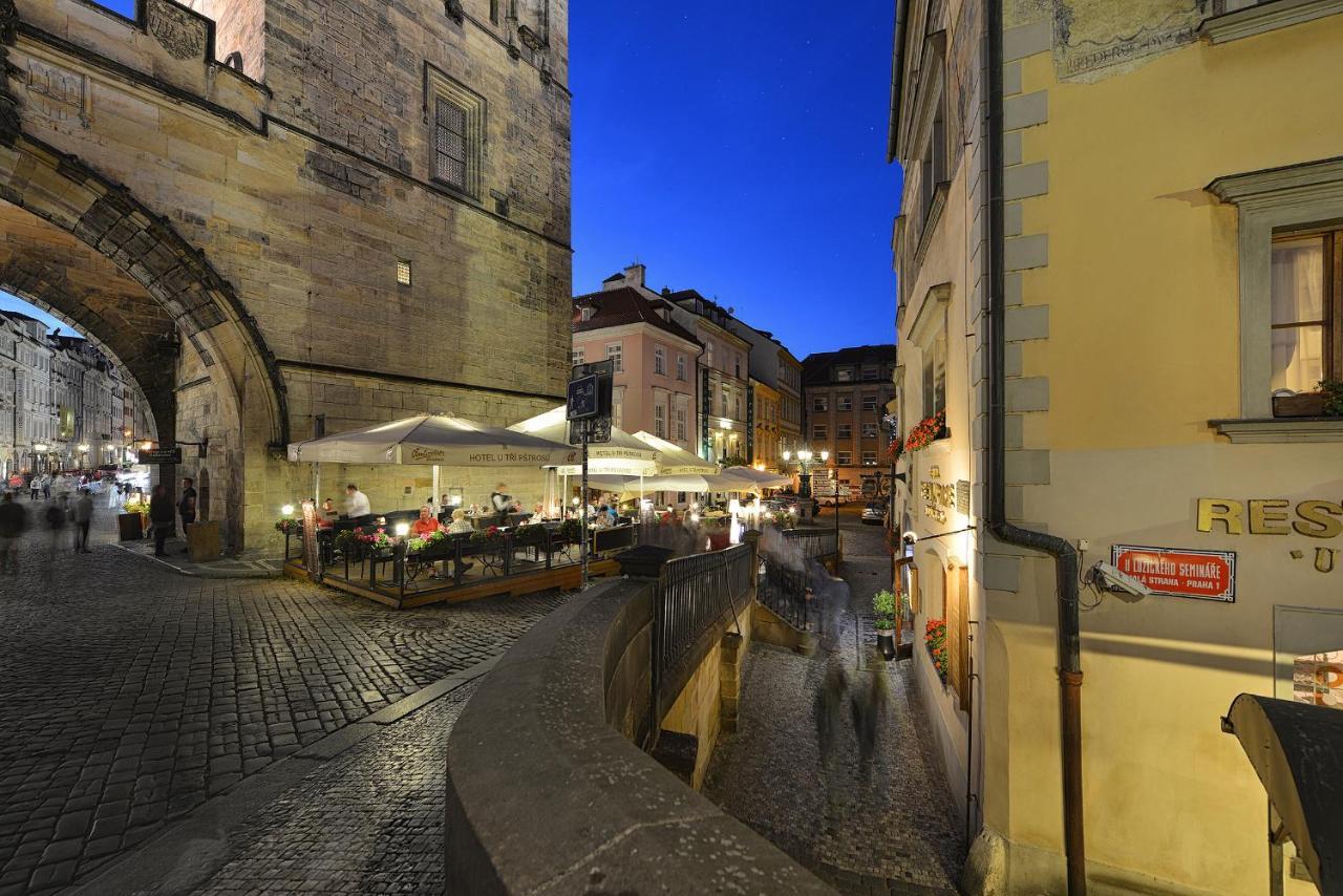 Hotel U 3 Pstrosu Praha Bagian luar foto